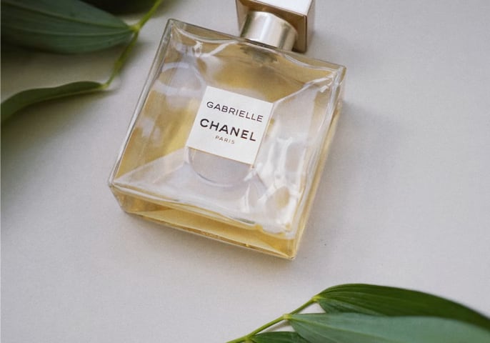 an elegant picture of the perfume.